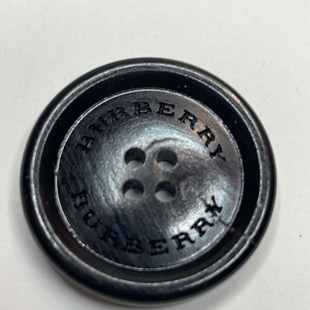 Burberry 8 Count Black Replacement Buttons Gem